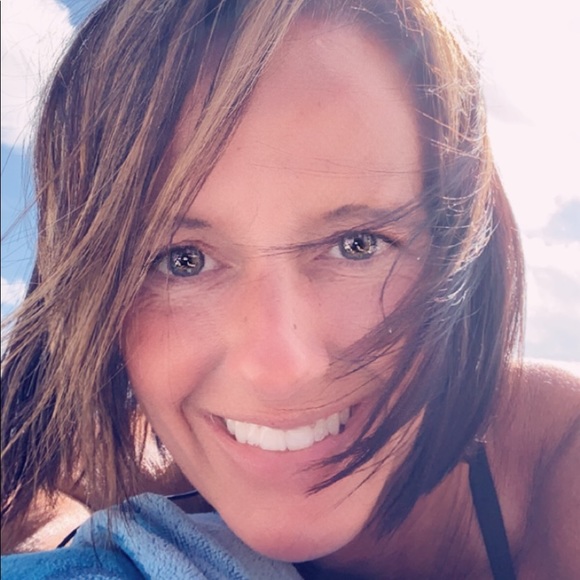 Meet your Posher, Amy - Picture 2 of 2